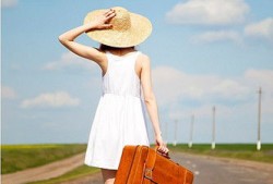 女人旅游带什么最好(女人旅游适合背什么包)