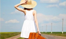 女人旅游带什么最好(女人旅游适合背什么包)