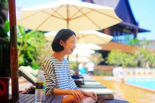 旅游买什么回家好呢(旅游买什么回家好呢女生)